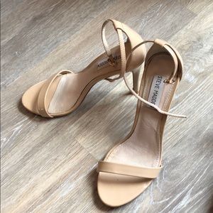 Nude patent leather “Stecy” Steve Madden Heels